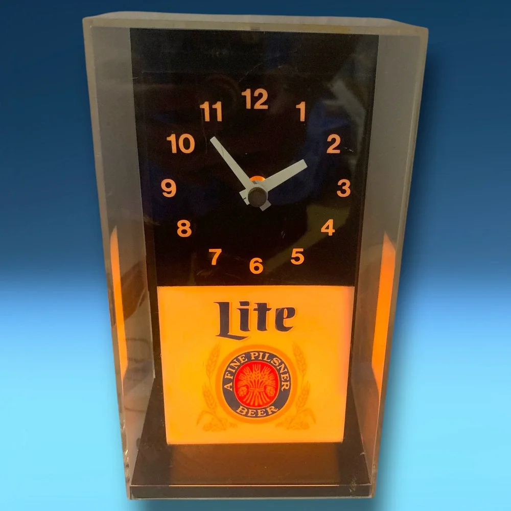 Vintage Miller Lite Beer Lighted Cube Clock A Fine Pilsner Bar Sign Works 9